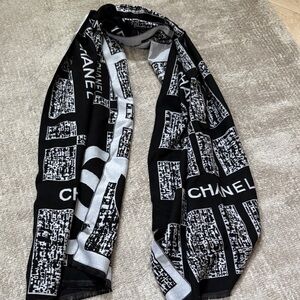 CHANEL Monochrome Logo Patterned Scarf